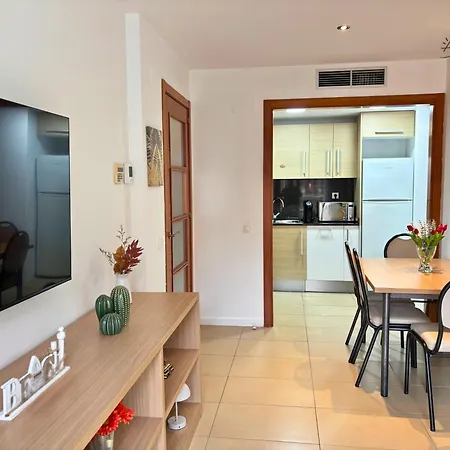Sakura - Modern With Parking & Swimming Pool Apartament *