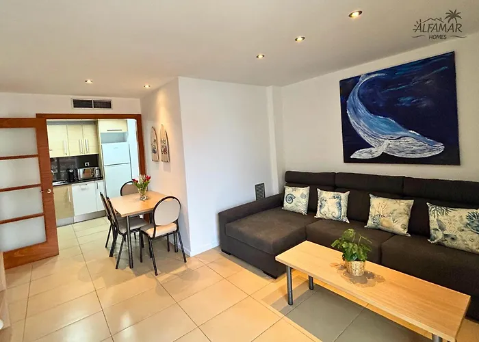 Apartament Sakura - Modern With Parking & Swimming Pool *